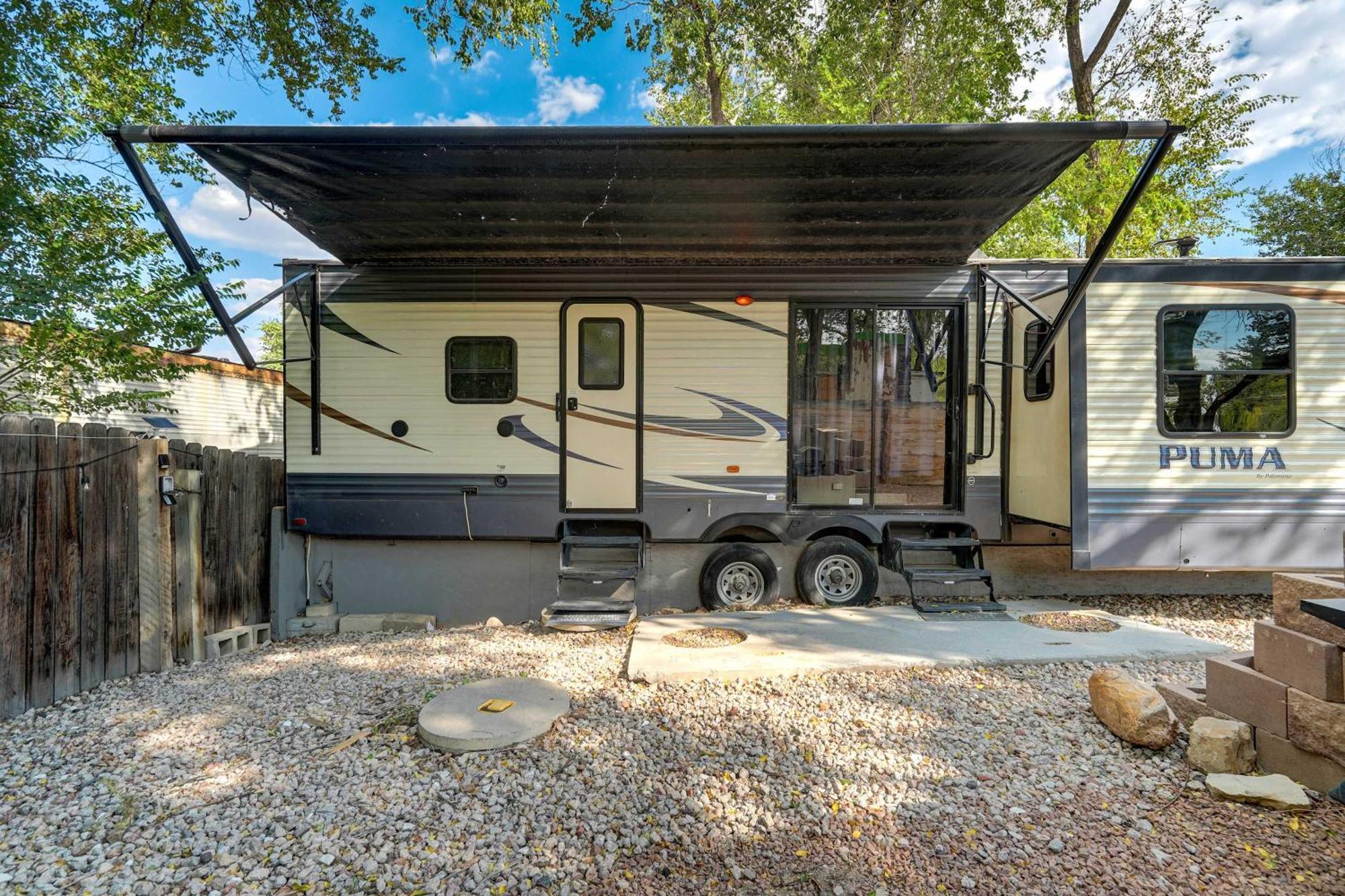 Red Rock Puma - Glamping Bbq Fire Pit Campingplatz